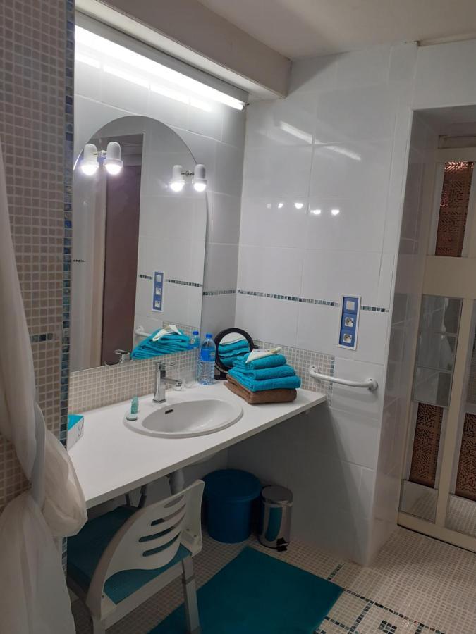 7042Douce Nuit Hotel Saint-Germain-Laval  Exterior foto