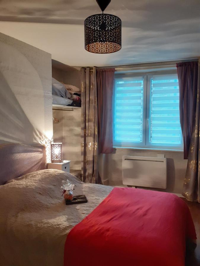 7042Douce Nuit Hotel Saint-Germain-Laval  Exterior foto