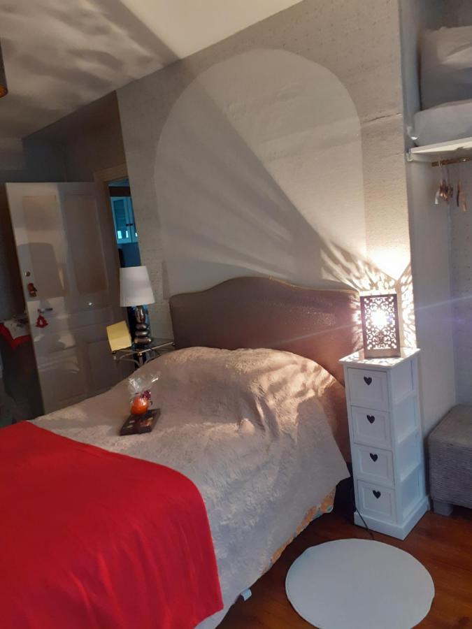 7042Douce Nuit Hotel Saint-Germain-Laval  Exterior foto